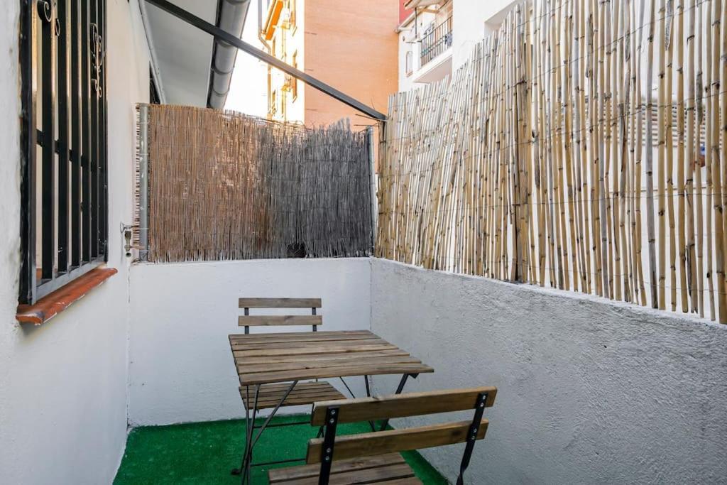 Bonito Estudio Con Terraza Madrid Bagian luar foto