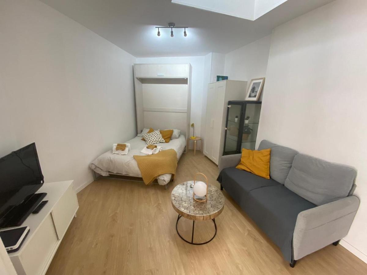 Bonito Estudio Con Terraza Madrid Bagian luar foto