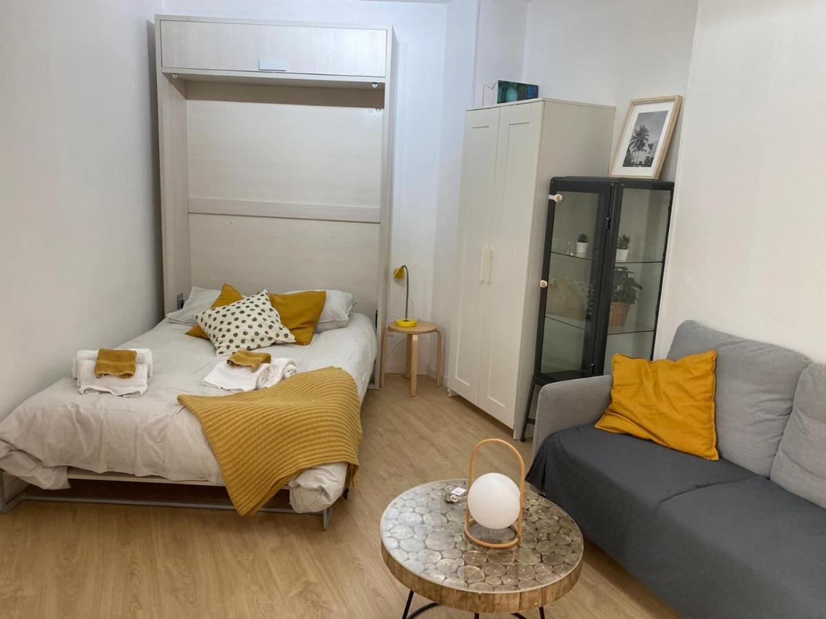 Bonito Estudio Con Terraza Madrid Bagian luar foto